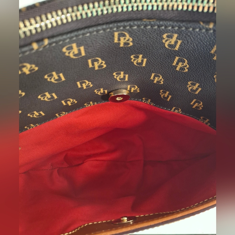 Dooney & Bourke Gretta Collection Shoulder Bag EUC - Picture 9 of 9